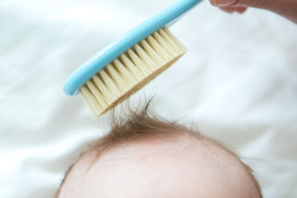 Babybürste - Haarpflege bei Babys